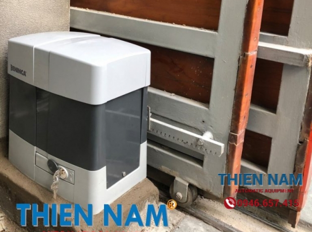 1500kg MOTOR CỔNG TRƯỢT (LÙA) TỰ ĐỘNG BENINCA BULL1524 (1500kg