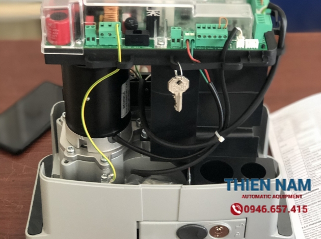 600kg MOTOR CỔNG TRƯỢT (LÙA) TỰ ĐỘNG BENINCA BULL624 TURBO (600kg)